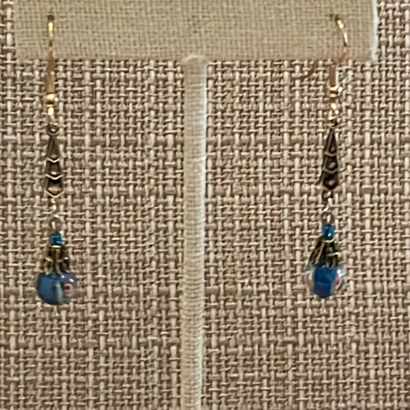 Beautiful glass beaded earrings. Vintage rose in the bead. Boho hippie Victorian - Picture 5 of 6